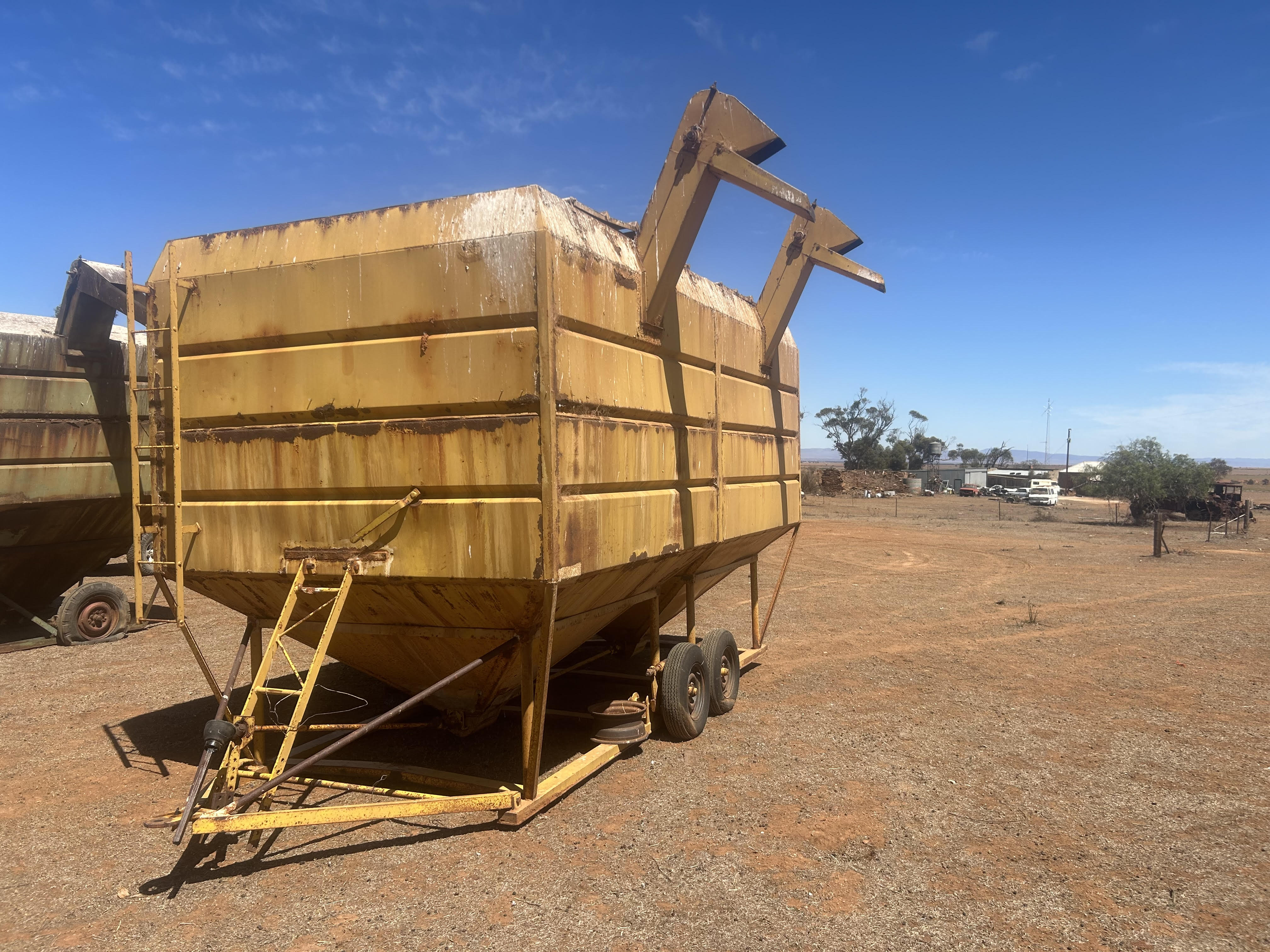 18t Field Bin